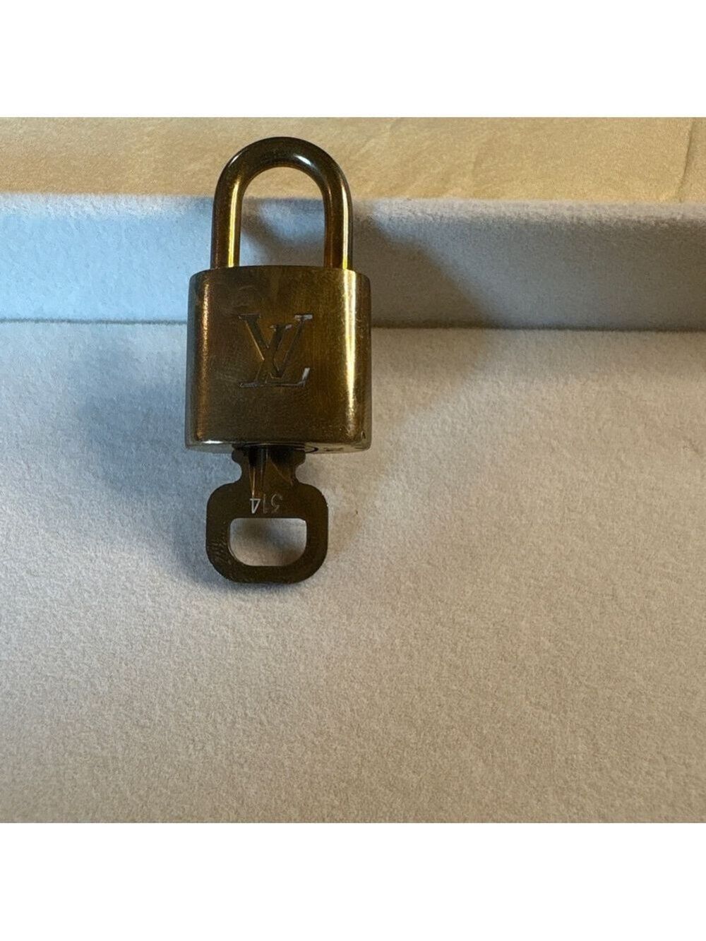 Women's Louis Vuitton Gold Padlock & Key One Size #314